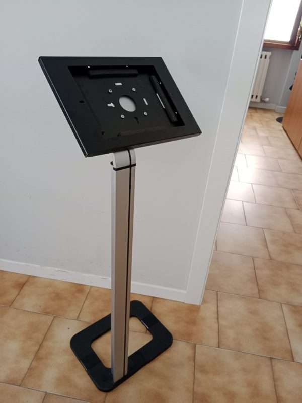 SUPPORTO DA PAVIMENTO CON CUSTODIA DI SICUREZZA PER IPAD/TABLET DA 9.7"-12.9" - immagine 4